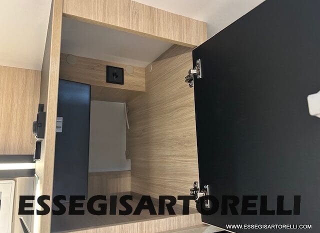 CHAUSSON NEW TITANIUM LINE 640 AUTOMATICO 165 CV 2026 BASCULANTE FULL 639 CM pieno