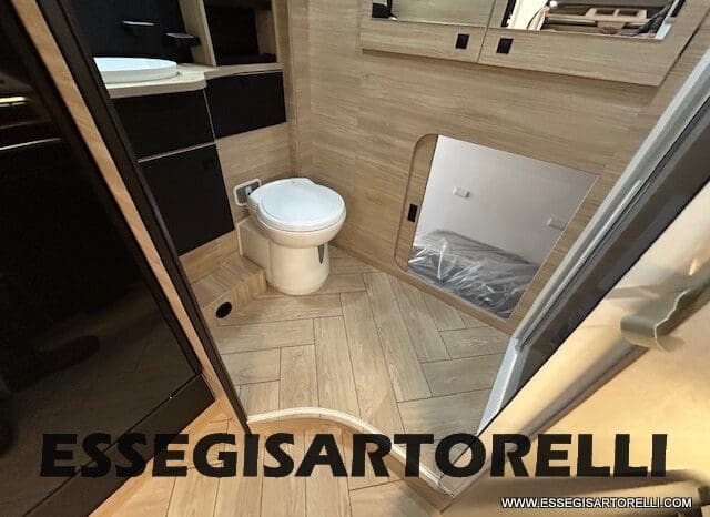 CHAUSSON NEW TITANIUM LINE 640 AUTOMATICO 165 CV 2026 BASCULANTE FULL 639 CM pieno