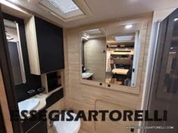 CHAUSSON NEW TITANIUM LINE 640 AUTOMATICO 165 CV 2026 BASCULANTE FULL 639 CM pieno