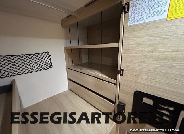 CHAUSSON NEW TITANIUM LINE 640 AUTOMATICO 165 CV 2026 BASCULANTE FULL 639 CM pieno