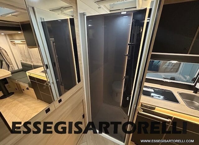 CHAUSSON NEW TITANIUM LINE 640 AUTOMATICO 165 CV 2026 BASCULANTE FULL 639 CM pieno