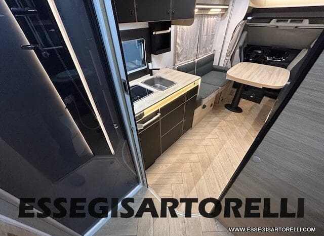 CHAUSSON NEW TITANIUM LINE 640 AUTOMATICO 165 CV 2026 BASCULANTE FULL 639 CM pieno