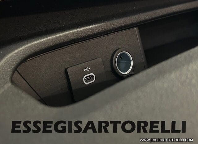 CHAUSSON NEW TITANIUM LINE 640 AUTOMATICO 165 CV 2026 BASCULANTE FULL 639 CM pieno