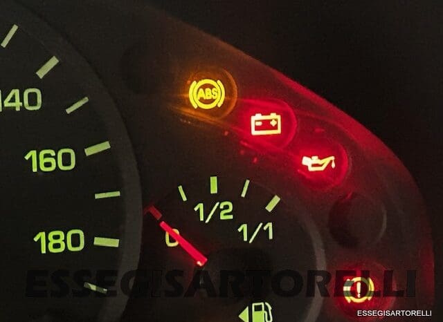 KENTUCKY CORRAL 3 MANSARDATO 6 POSTI OMOLOGATI 2005 TRANSIT GEMELLATO 137 CV pieno