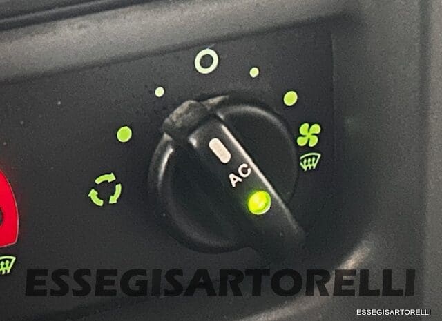 KENTUCKY CORRAL 3 MANSARDATO 6 POSTI OMOLOGATI 2005 TRANSIT GEMELLATO 137 CV pieno