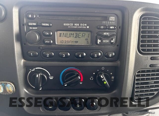 KENTUCKY CORRAL 3 MANSARDATO 6 POSTI OMOLOGATI 2005 TRANSIT GEMELLATO 137 CV pieno