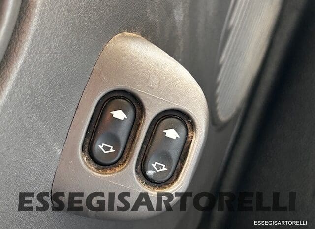 KENTUCKY CORRAL 3 MANSARDATO 6 POSTI OMOLOGATI 2005 TRANSIT GEMELLATO 137 CV pieno