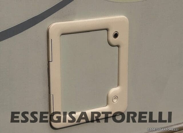 KENTUCKY CORRAL 3 MANSARDATO 6 POSTI OMOLOGATI 2005 TRANSIT GEMELLATO 137 CV pieno