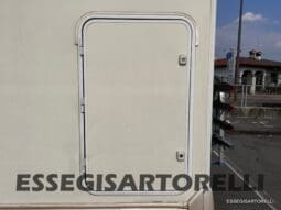 KENTUCKY CORRAL 3 MANSARDATO 6 POSTI OMOLOGATI 2005 TRANSIT GEMELLATO 137 CV pieno