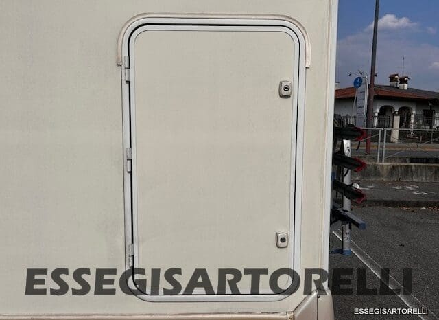 KENTUCKY CORRAL 3 MANSARDATO 6 POSTI OMOLOGATI 2005 TRANSIT GEMELLATO 137 CV pieno