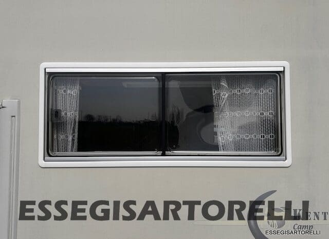 KENTUCKY CORRAL 3 MANSARDATO 6 POSTI OMOLOGATI 2005 TRANSIT GEMELLATO 137 CV pieno