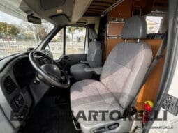 KENTUCKY CORRAL 3 MANSARDATO 6 POSTI OMOLOGATI 2005 TRANSIT GEMELLATO 137 CV pieno