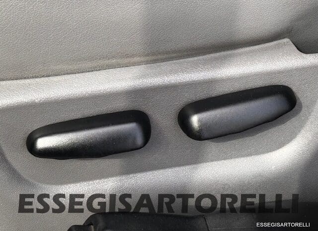 KENTUCKY CORRAL 3 MANSARDATO 6 POSTI OMOLOGATI 2005 TRANSIT GEMELLATO 137 CV pieno