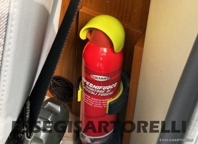 KENTUCKY CORRAL 3 MANSARDATO 6 POSTI OMOLOGATI 2005 TRANSIT GEMELLATO 137 CV pieno