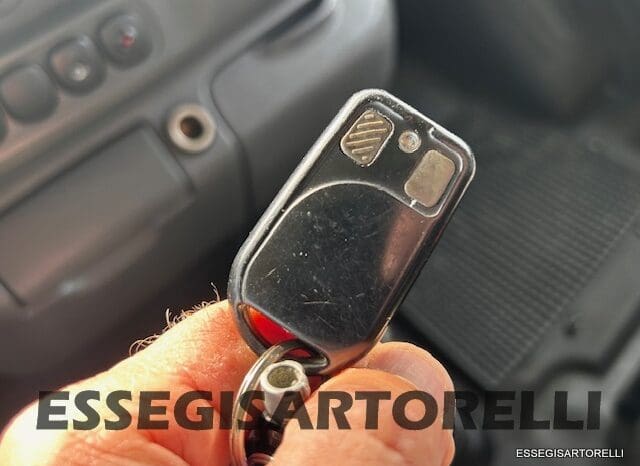 KENTUCKY CORRAL 3 MANSARDATO 6 POSTI OMOLOGATI 2005 TRANSIT GEMELLATO 137 CV pieno