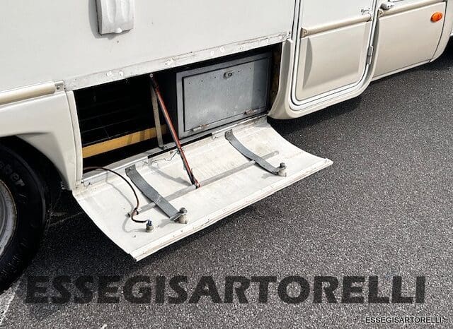 KENTUCKY CORRAL 3 MANSARDATO 6 POSTI OMOLOGATI 2005 TRANSIT GEMELLATO 137 CV pieno