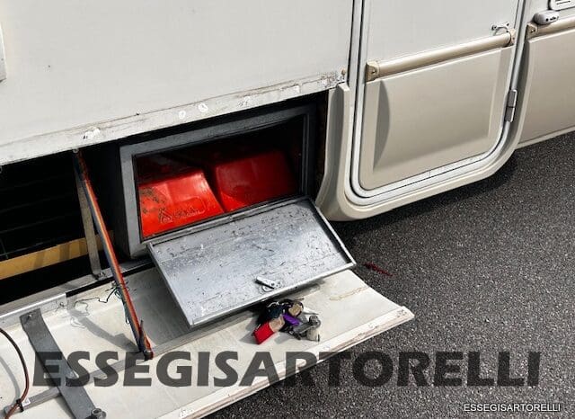 KENTUCKY CORRAL 3 MANSARDATO 6 POSTI OMOLOGATI 2005 TRANSIT GEMELLATO 137 CV pieno