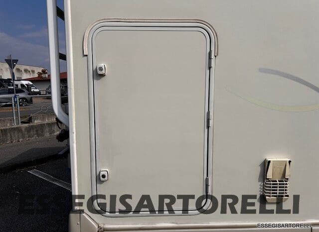 KENTUCKY CORRAL 3 MANSARDATO 6 POSTI OMOLOGATI 2005 TRANSIT GEMELLATO 137 CV pieno