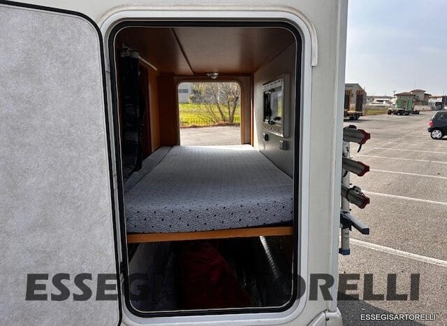 KENTUCKY CORRAL 3 MANSARDATO 6 POSTI OMOLOGATI 2005 TRANSIT GEMELLATO 137 CV pieno