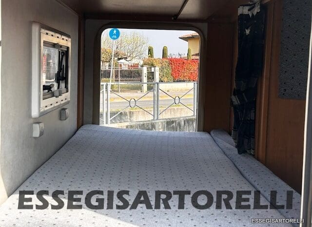 KENTUCKY CORRAL 3 MANSARDATO 6 POSTI OMOLOGATI 2005 TRANSIT GEMELLATO 137 CV pieno