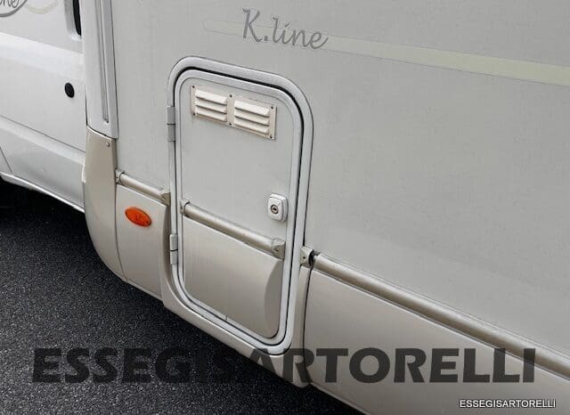 KENTUCKY CORRAL 3 MANSARDATO 6 POSTI OMOLOGATI 2005 TRANSIT GEMELLATO 137 CV pieno