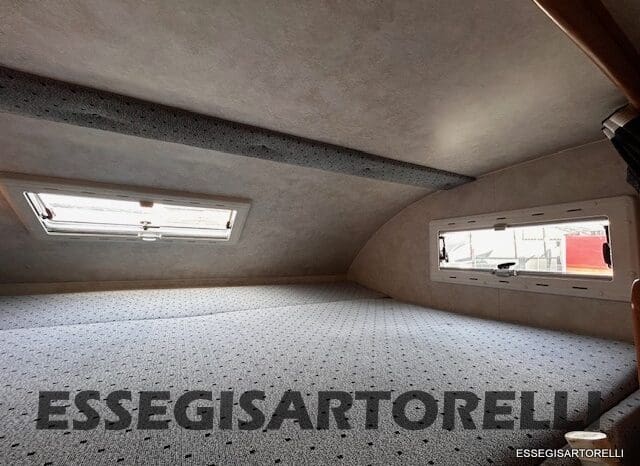 KENTUCKY CORRAL 3 MANSARDATO 6 POSTI OMOLOGATI 2005 TRANSIT GEMELLATO 137 CV pieno