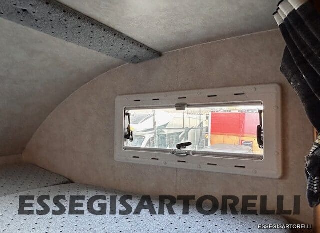 KENTUCKY CORRAL 3 MANSARDATO 6 POSTI OMOLOGATI 2005 TRANSIT GEMELLATO 137 CV pieno