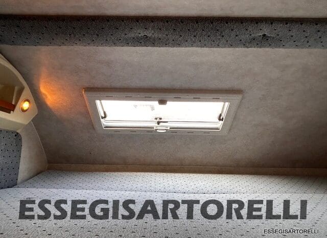 KENTUCKY CORRAL 3 MANSARDATO 6 POSTI OMOLOGATI 2005 TRANSIT GEMELLATO 137 CV pieno