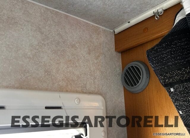 KENTUCKY CORRAL 3 MANSARDATO 6 POSTI OMOLOGATI 2005 TRANSIT GEMELLATO 137 CV pieno