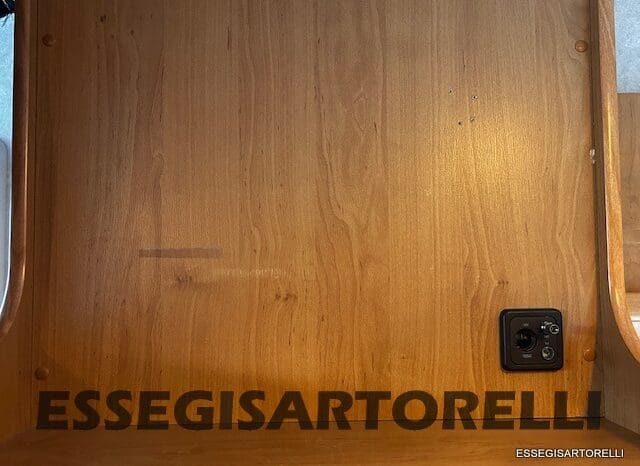 KENTUCKY CORRAL 3 MANSARDATO 6 POSTI OMOLOGATI 2005 TRANSIT GEMELLATO 137 CV pieno