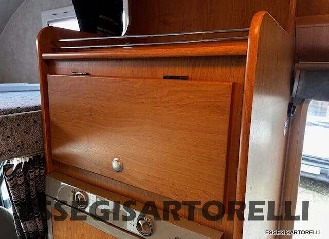 KENTUCKY CORRAL 3 MANSARDATO 6 POSTI OMOLOGATI 2005 TRANSIT GEMELLATO 137 CV pieno