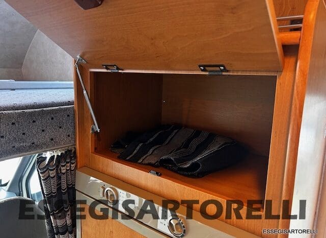 KENTUCKY CORRAL 3 MANSARDATO 6 POSTI OMOLOGATI 2005 TRANSIT GEMELLATO 137 CV pieno