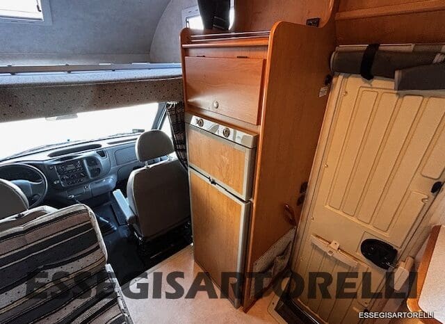 KENTUCKY CORRAL 3 MANSARDATO 6 POSTI OMOLOGATI 2005 TRANSIT GEMELLATO 137 CV pieno