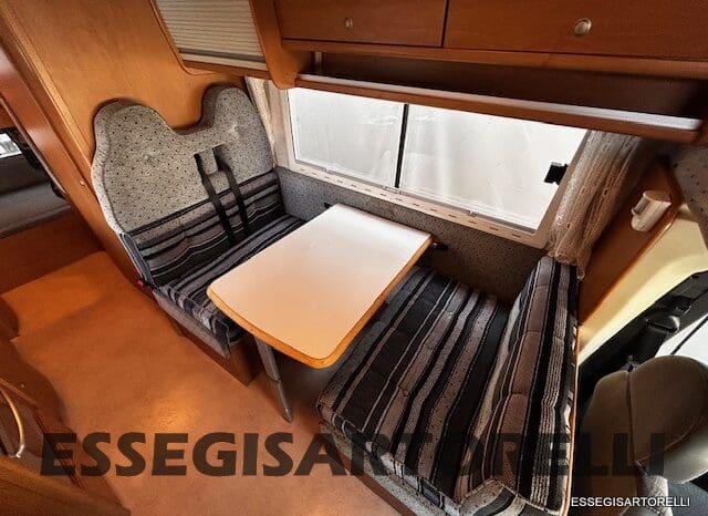 KENTUCKY CORRAL 3 MANSARDATO 6 POSTI OMOLOGATI 2005 TRANSIT GEMELLATO 137 CV pieno