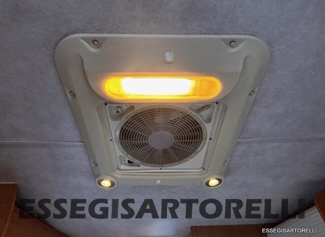 KENTUCKY CORRAL 3 MANSARDATO 6 POSTI OMOLOGATI 2005 TRANSIT GEMELLATO 137 CV pieno