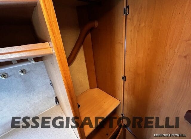 KENTUCKY CORRAL 3 MANSARDATO 6 POSTI OMOLOGATI 2005 TRANSIT GEMELLATO 137 CV pieno