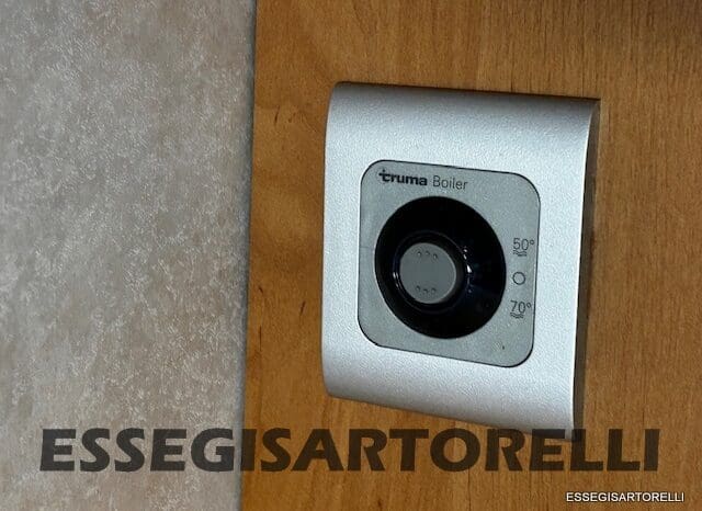 KENTUCKY CORRAL 3 MANSARDATO 6 POSTI OMOLOGATI 2005 TRANSIT GEMELLATO 137 CV pieno