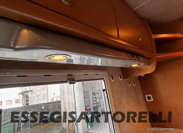 KENTUCKY CORRAL 3 MANSARDATO 6 POSTI OMOLOGATI 2005 TRANSIT GEMELLATO 137 CV pieno