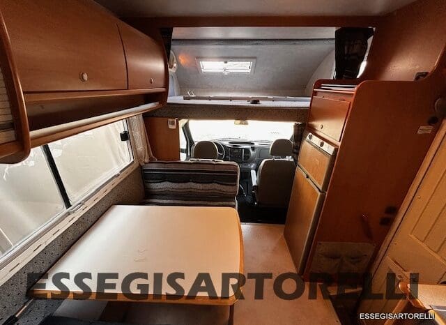 KENTUCKY CORRAL 3 MANSARDATO 6 POSTI OMOLOGATI 2005 TRANSIT GEMELLATO 137 CV pieno