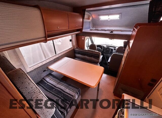 KENTUCKY CORRAL 3 MANSARDATO 6 POSTI OMOLOGATI 2005 TRANSIT GEMELLATO 137 CV pieno