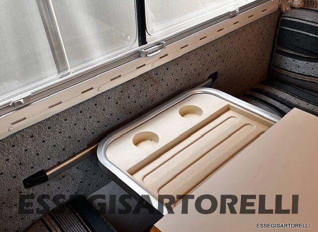 KENTUCKY CORRAL 3 MANSARDATO 6 POSTI OMOLOGATI 2005 TRANSIT GEMELLATO 137 CV pieno