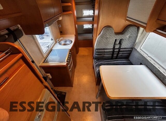 KENTUCKY CORRAL 3 MANSARDATO 6 POSTI OMOLOGATI 2005 TRANSIT GEMELLATO 137 CV pieno