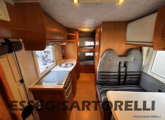 KENTUCKY CORRAL 3 MANSARDATO 6 POSTI OMOLOGATI 2005 TRANSIT GEMELLATO 137 CV pieno