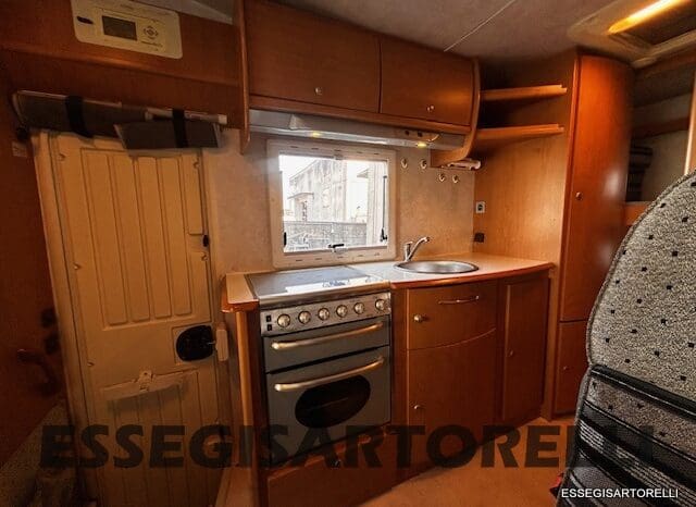 KENTUCKY CORRAL 3 MANSARDATO 6 POSTI OMOLOGATI 2005 TRANSIT GEMELLATO 137 CV pieno