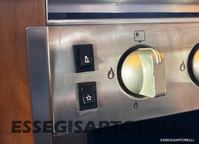 KENTUCKY CORRAL 3 MANSARDATO 6 POSTI OMOLOGATI 2005 TRANSIT GEMELLATO 137 CV pieno