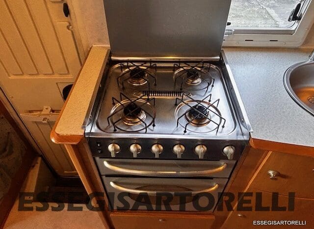 KENTUCKY CORRAL 3 MANSARDATO 6 POSTI OMOLOGATI 2005 TRANSIT GEMELLATO 137 CV pieno