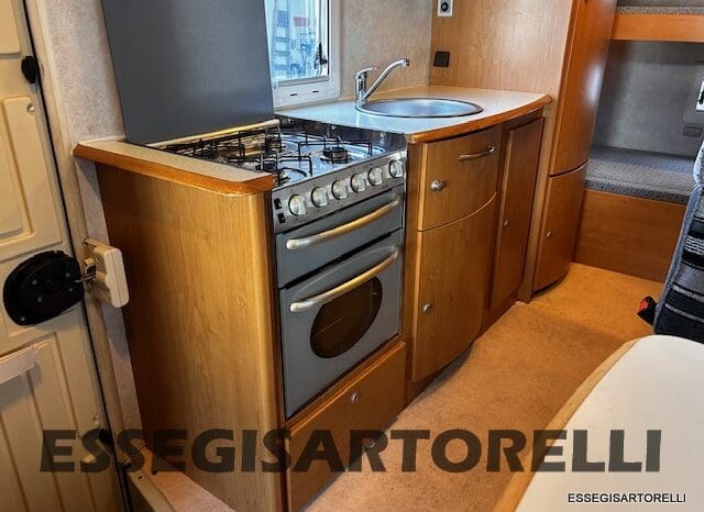 KENTUCKY CORRAL 3 MANSARDATO 6 POSTI OMOLOGATI 2005 TRANSIT GEMELLATO 137 CV pieno