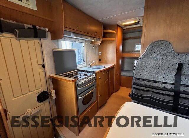 KENTUCKY CORRAL 3 MANSARDATO 6 POSTI OMOLOGATI 2005 TRANSIT GEMELLATO 137 CV pieno