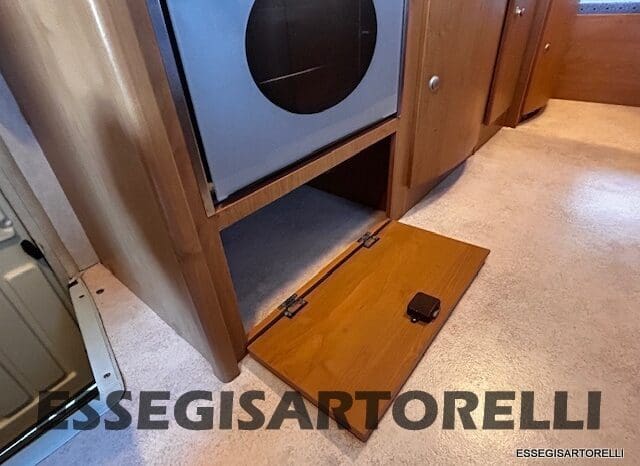 KENTUCKY CORRAL 3 MANSARDATO 6 POSTI OMOLOGATI 2005 TRANSIT GEMELLATO 137 CV pieno