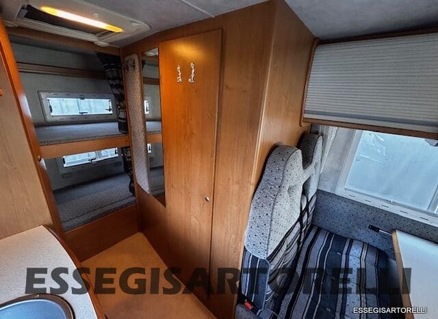 KENTUCKY CORRAL 3 MANSARDATO 6 POSTI OMOLOGATI 2005 TRANSIT GEMELLATO 137 CV pieno